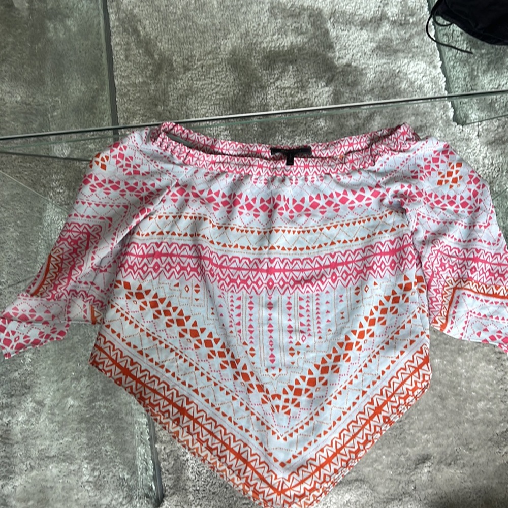 BCBG geometric off the shoulder handkerchief top